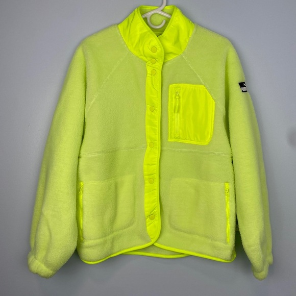 NWT Puma Womens Sherpa Fleece Jacket Neon Green Sz Large L Snap Closure Gorpcore - Picture 2 of 12